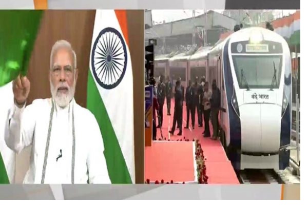 मां का संस्कार करने के बाद देश सेवा पथ पर अगऱसर PM मोदी, वंदे भारत ट्रेन को दिखाई हरी झंडी