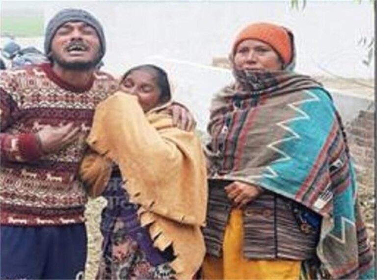 पोते-पोतियों वाले प्रेमी जोड़े की नग्न हालत में मिली लाशें