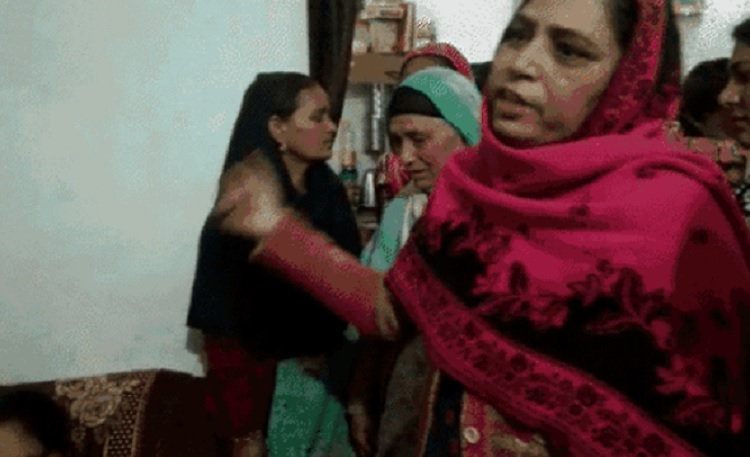 लुधियाना में फंदे पर लटकती मिली महिला:मायका पक्ष का आरोप- बेटी को मारकर लटकाया, घटना के बाद से ससुराल वाले फरार