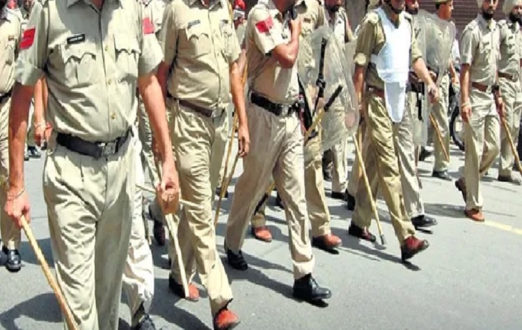लुधियाना में दागदार हो रही खाकी : डेढ़ महीने में 10 पुलिसकर्मियों ने लगाया कलंक 