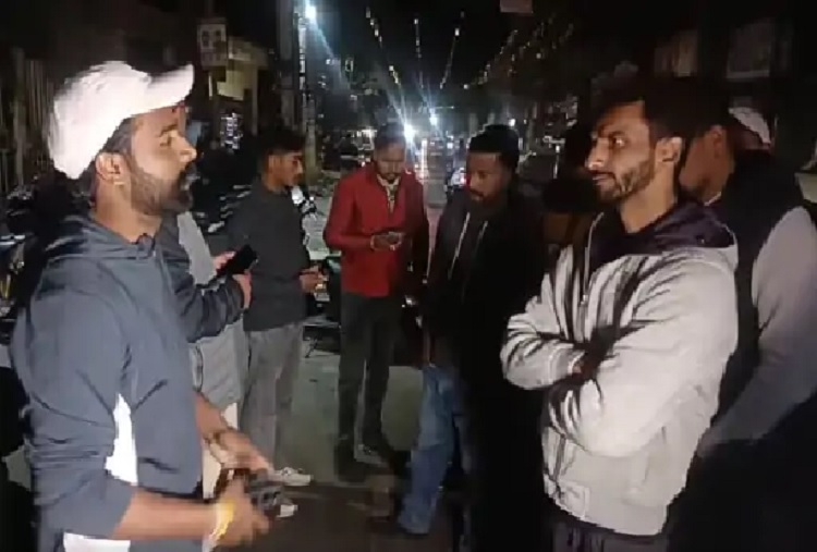 ऑटो चालक को दातर से काटा : कार सवार हमलावर पहले साइड पर ले गए, फिर किया हमला