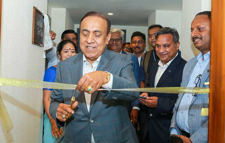 इस वर्ष अपना स्वर्ण जयंती मना रहा है कोवलम का प्रसिद्ध लीला रविस होटल, अध्यक्ष रवि पिल्लई ने छात्रों के लिए 1 करोड़ की छात्रवृत्ति की घोषणा की