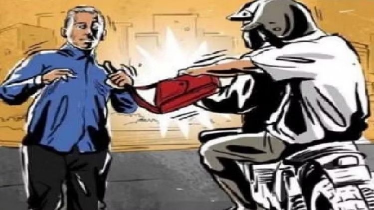 सोना टेलर के मालिक सोमनाथ काे बेहाेश करके लूटा