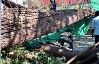 कर्नाटक में मैट्रो पिलर गिरा, 2 लोगों की गई जान