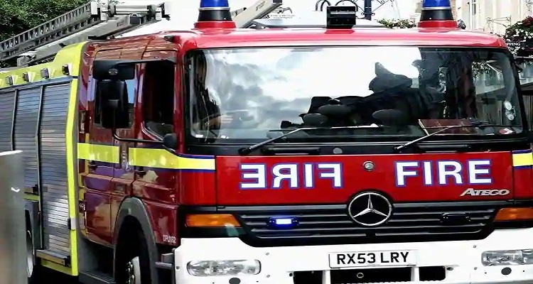 लुधियाना में कपड़ा फैक्ट्री में लगी भीषण आग, लाखों रुपये की ड्रैसें और मशीनरी जलकर राख