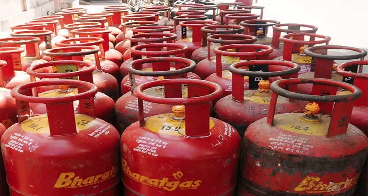 महंगाई का झटका: फिर महंगे हुए LPG सिलेंडर, जानें क्या हैं नए रेट