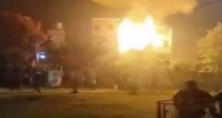 चंडीगढ़: खाना बनाते समय फटा सिलेंडर, युवक झुलसा, घर में लगी भयानक आग, धमाके से दहशत