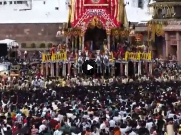 पुरी की जगन्नाथ रथयात्रा का दूसरा दिन:रुक-रुक कर आगे बढ़ रहे हैं बलभद्र, सुभद्रा और जगन्नाथ के रथ, आज गुंडिचा मंदिर पहुंचेंगे