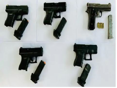 अमृतसर पुलिस ने क्रॉस बॉर्डर तस्करी गिरोह पकड़ा:पाकिस्तान से मंगवाए हथियार, 49 करोड़ की हेरोइन जब्त; दो तस्कर भी काबू