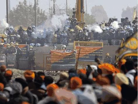 शंभू बॉर्डर बैरिकेड्स मामले में आज सुप्रीम कोर्ट में सुनवाई:हरियाणा सरकार ने हाईकोर्ट के आदेश को दी चुनौती, SC पहले ही लगा चुका फटकार