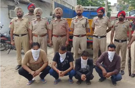  पंजाब-नशे की फैक्टरी में एसटीएफ की रेड, प्रतिबंधित 3.12 लाख कैप्सूल पकड़े, मालिक समेत 4 गिरफ्तार