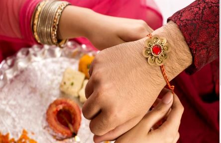 आज इस शुभ मुहूर्त में बहनें अपने भाईयों को बांध सकती हैं राखी, जानें सही समय