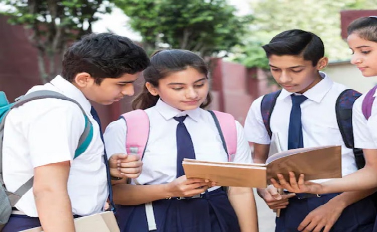 CBSE ने 10वीं-12वीं की डेटशीट जारी की : परीक्षाएं 15 फरवरी से 4 अप्रैल तक होंगी,