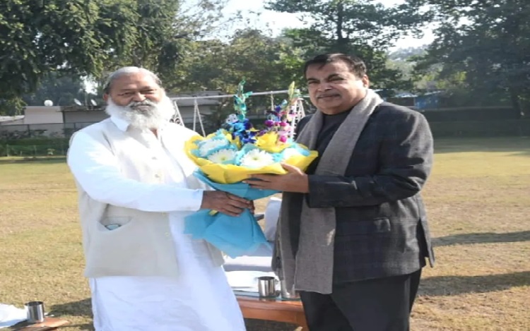 परिवहन मंत्री श्री अनिल विज ने केंद्रीय मंत्री नितिन गडकरी से की मुलाकात